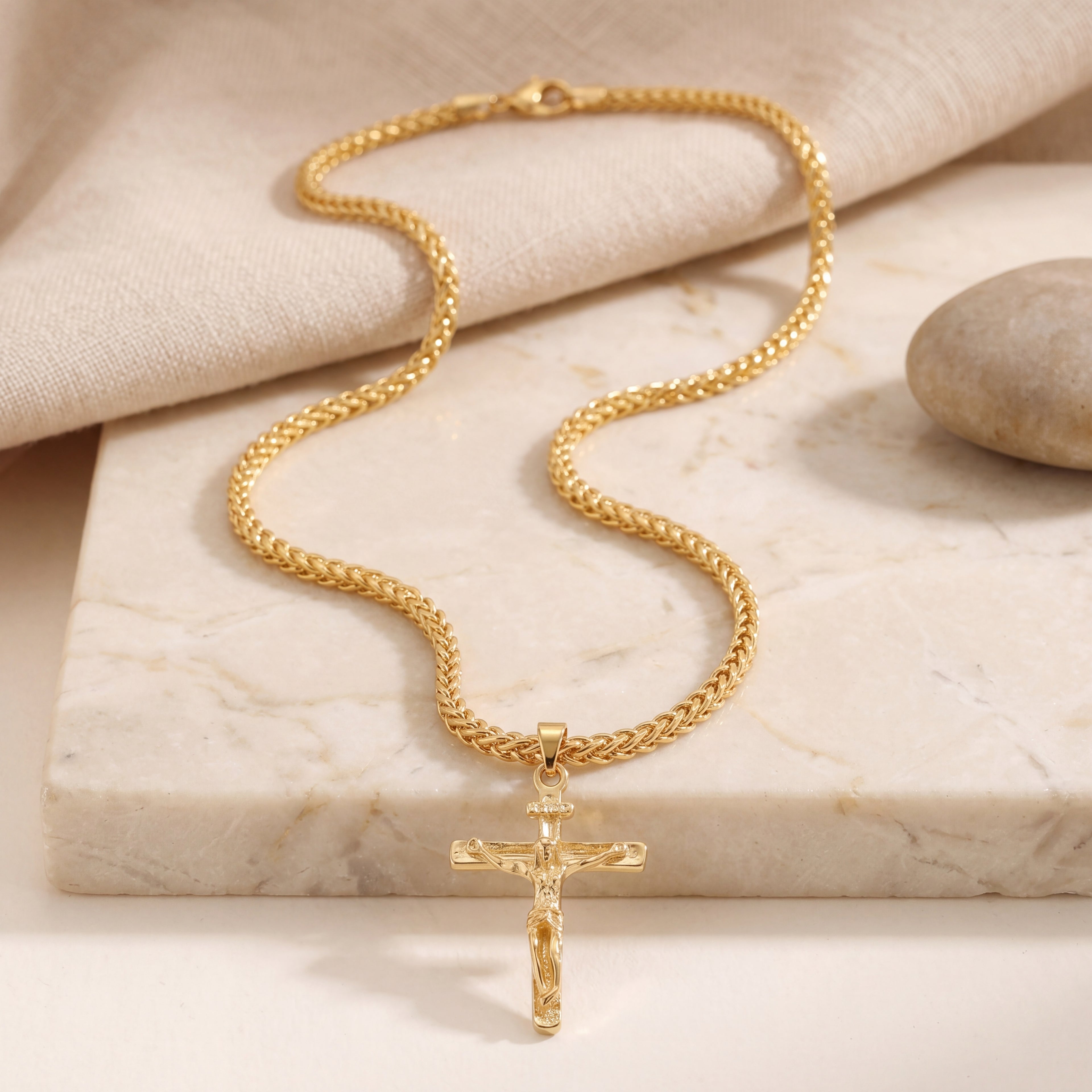 Cristo Pendant Necklace